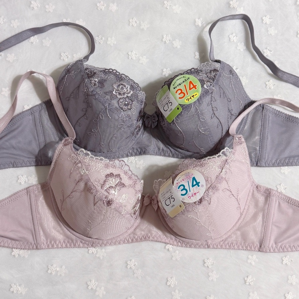 2 in bundle! US-34B/JP-C75 Japanese Brand embroidery bra